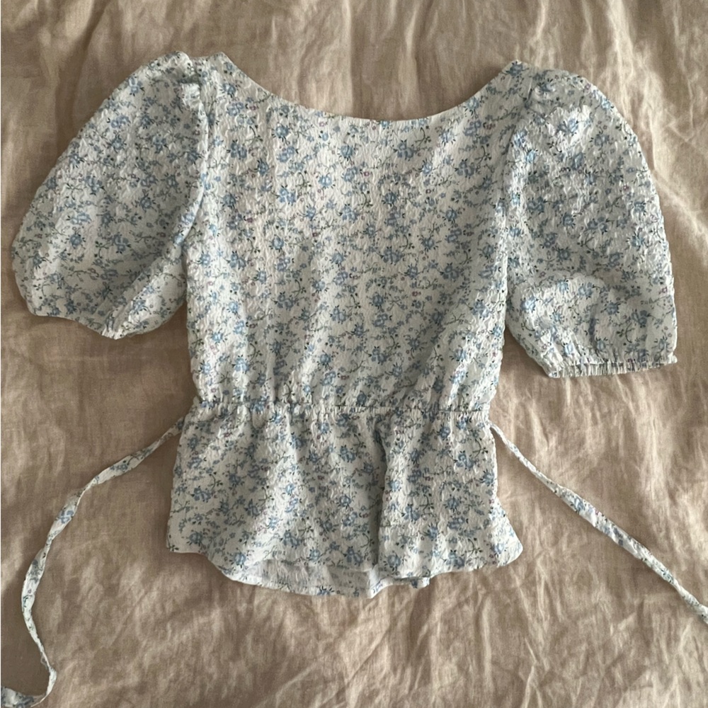 **NWOT**Altar'd State Annabella Floral Top; Size S; open back with crosstie